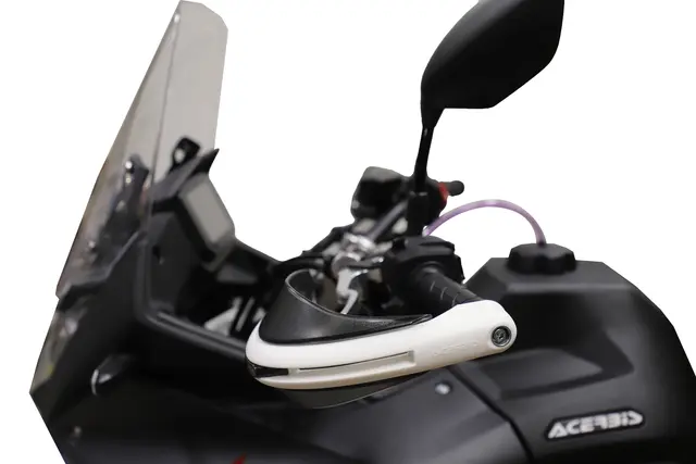 AC Dual Road Handguards Finns i flera färger 