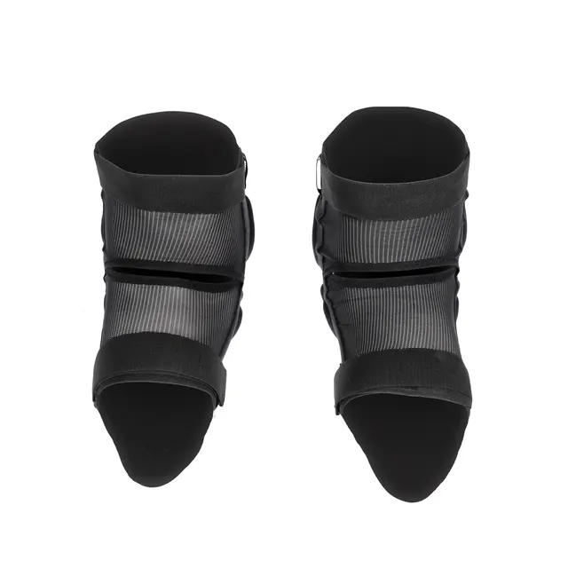 AC X-Knee Knee Guard Soft Adult Finns i flera färger 