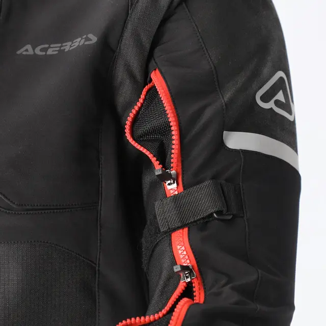 AC Jacket Rally Pro Finns i flera varianter 