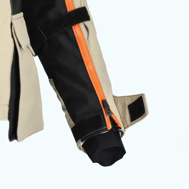 AC Jacket Rally Pro Finns i flera varianter 