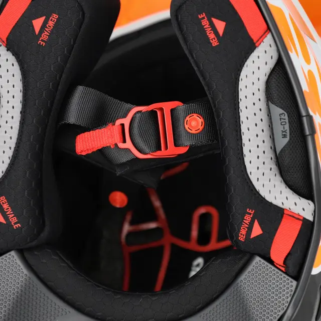 AC Helmet Airstrike-C Finns i flera varianter 