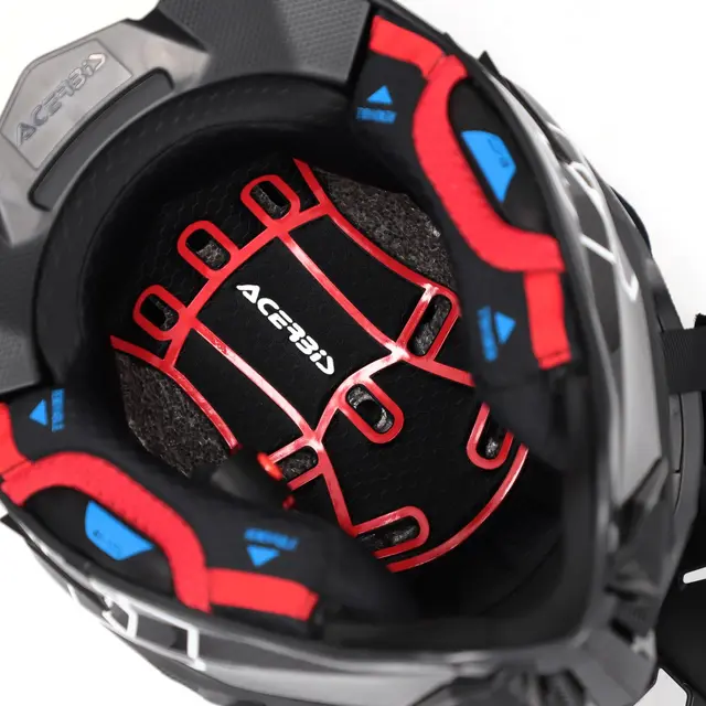 AC Helmet Airstrike-C Finns i flera varianter 