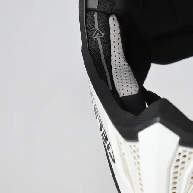 AC Helmet Airstrike-X Finns i flera varianter 