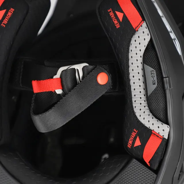 AC Helmet Airstrike-X Finns i flera varianter 